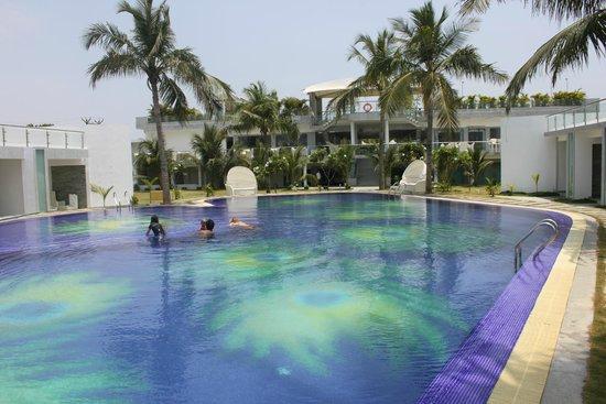 grande-bay-resort-and