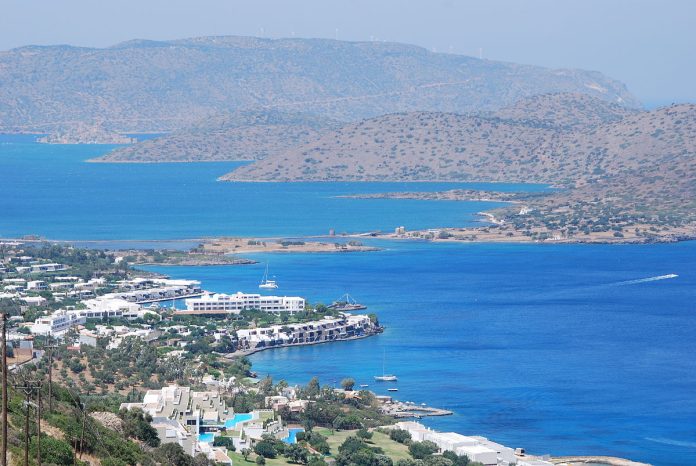 1200px-Elounda_02