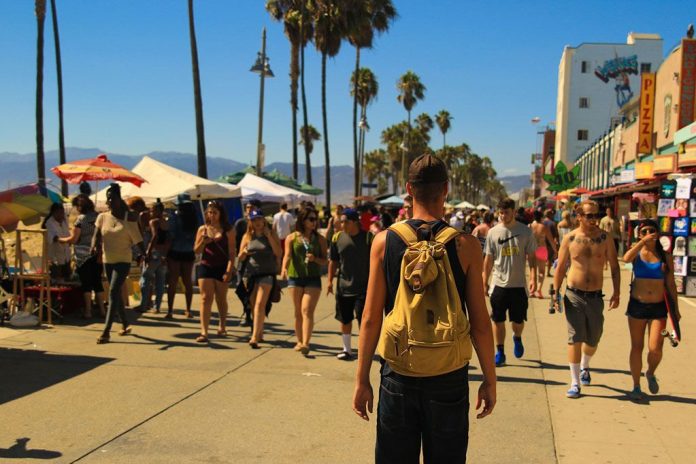 walking-boardwalk-1209671_venicebeach