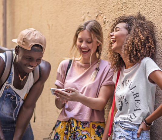Πώς η Gen Z και η τεχνητή νοημοσύνη επηρεάζουν τον τουρισμό