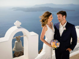 Στους νέους προορισμούς της Jet2Weddings το 2027 η Σαντορίνη