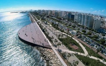 Κύπρος: -8% οι αφίξεις στο 7μηνο | Έλλειψη ξενοδοχείων στη Λεμεσό