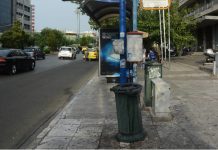 Λεωφορείο έπεσε σε στάση στη Γλυφάδα