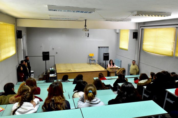thumbnail_Aithousa_Gymnasio_Lykeio_Dikaion