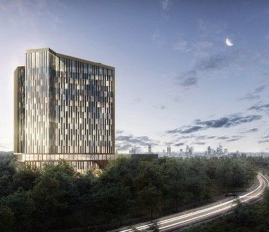 Ανοίγει ένα απο τα μεγαλύτερα ξενοδοχεία στη Γερμανία