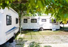 Ευρωπαίοι ταξιδιώτες εγκλωβισμένοι στην Ηγουμενίτσα | Δρομολογείται η επιστροφή τους