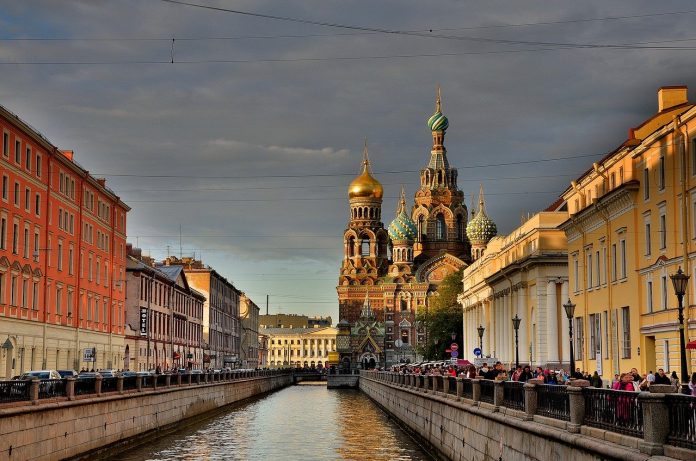 st-petersburg-russia-3747214_1280