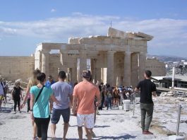 7 παράξενοι ταξιδιωτικοί νόμοι που αγνοούν οι τουρίστες