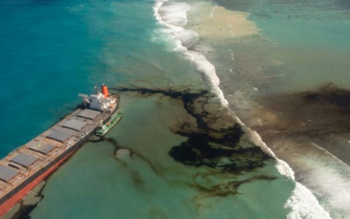 Mauritius-oil-leak