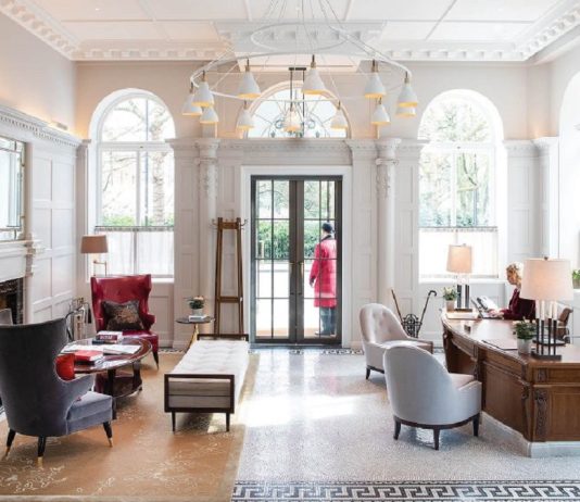 Θύελλα αντιδράσεων για τον τουριστικό φόρο σε Ηνωμένο Βασίλειο