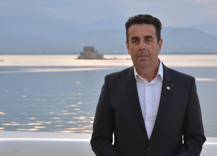 Δημήτρης Κωστούρος