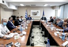 Αρναουτάκης : Σε σύσκεψη για τη διαχείριση κρίσεων με τον ευρωπαϊκό επίτροπο