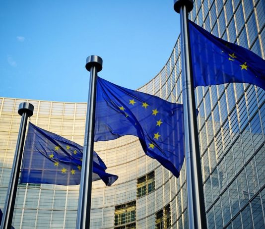Κομισιόν: Πιο εύκολη η εργασία σε άλλη χώρα της ΕΕ
