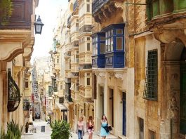 Ποια χώρα της Ευρώπης παίρνει μέτρα για απείθαρχους τουρίστες
