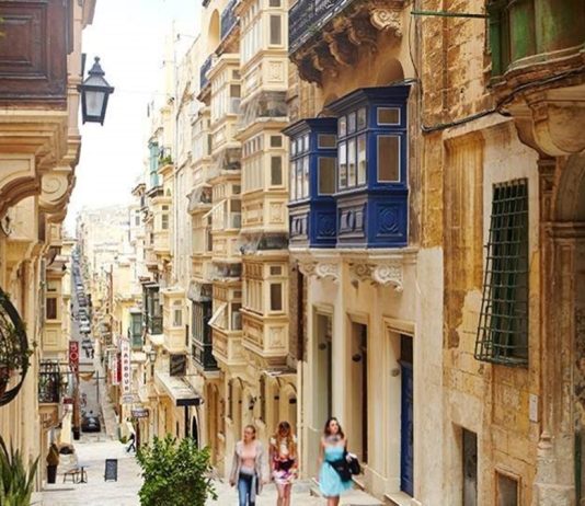 Ποια χώρα της Ευρώπης παίρνει μέτρα για απείθαρχους τουρίστες
