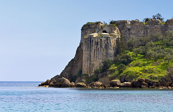 s_75228706_monuments-koronicastle_555x360