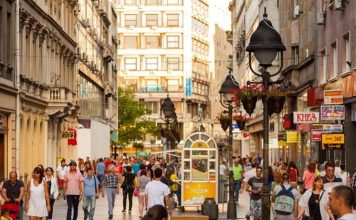 Υψηλές διεθνείς τουριστικές αφίξεις στη Σερβία τον Ιούλιο