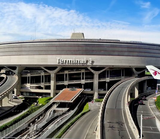 Νέες χρεώσεις ετοιμάζουν τα μεγάλα αεροδρόμια στο Παρίσι