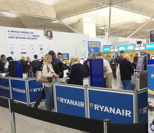 Ryanair: «Φρένο» στο Entry/Exit System – Ζητά παράταση έως τον Απρίλιο του 2027