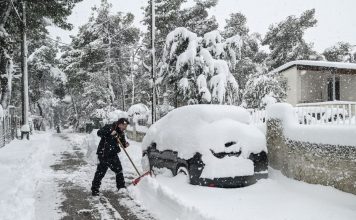 Σε ποιο σημείο της Πάρνηθας έχει διακοπεί η κυκλοφορία, λόγω χιονόπτωσης