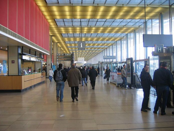 800px-RDC_Aerogare_Orly_Sud
