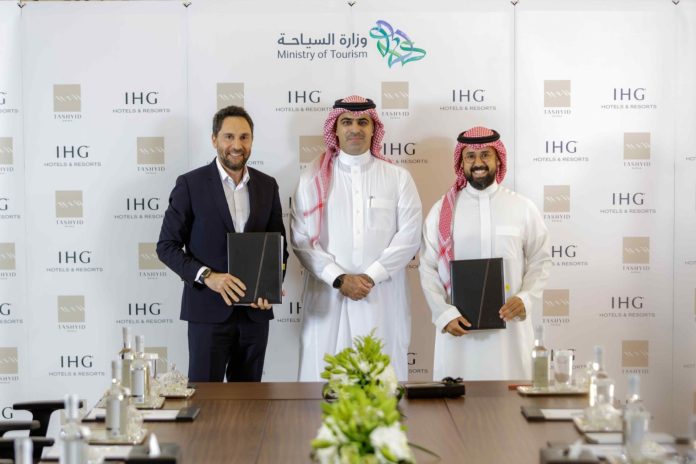 IHG-x-Tashyid-Signing-scaled