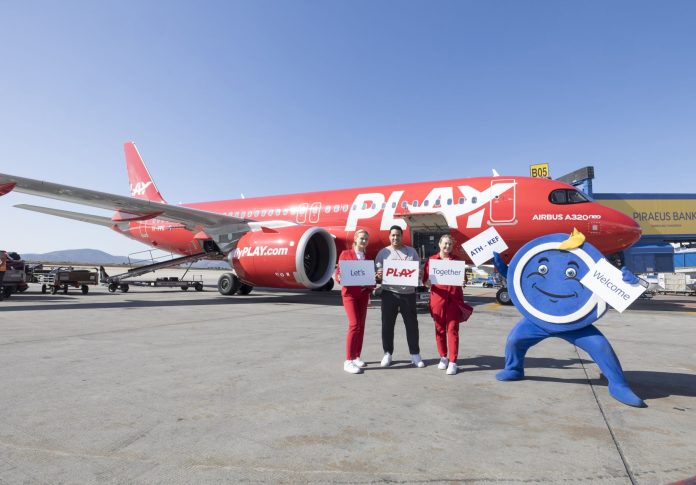 PLAY_Cabin crew with AIA's mascot Filos the Athenian_060623