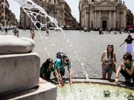 Στο «κόκκινο» η Ευρώπη από τον καύσωνα – Τι πρέπει να γνωρίζουν οι ταξιδιώτες