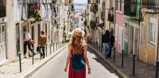 Οι 6 τάσεις που θα επικρατήσουν στα ταξίδια των Βρετανών το 2026