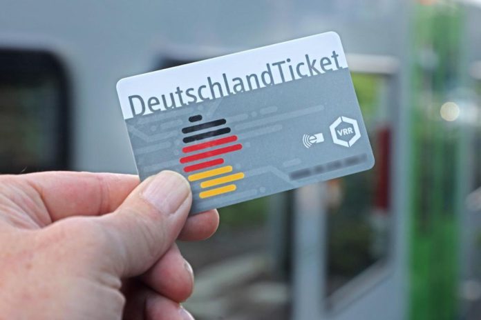 Deutschlandticket-eisitirio-germania