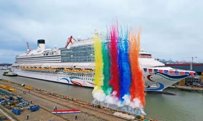 Adora-Magic-City-cruise-ship-in-China
