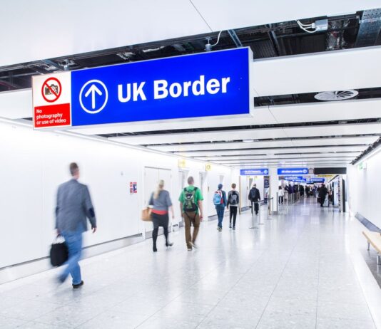Heathrow: Η πιο πολυσύχναστη ημέρα του 2026 με 267.000 επιβάτες