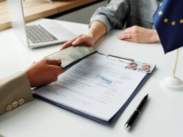 Ελλάδα: Καθυστερήσεις και απορρίψεις στις βίζες Σένγκεν για Ρώσους ταξιδιώτες