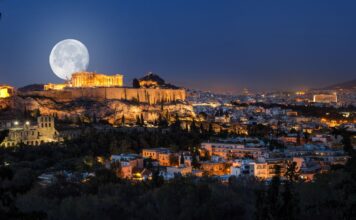 Που να απολαύσετε στην Αττική την Αυγουστιάτικη Πανσέληνο