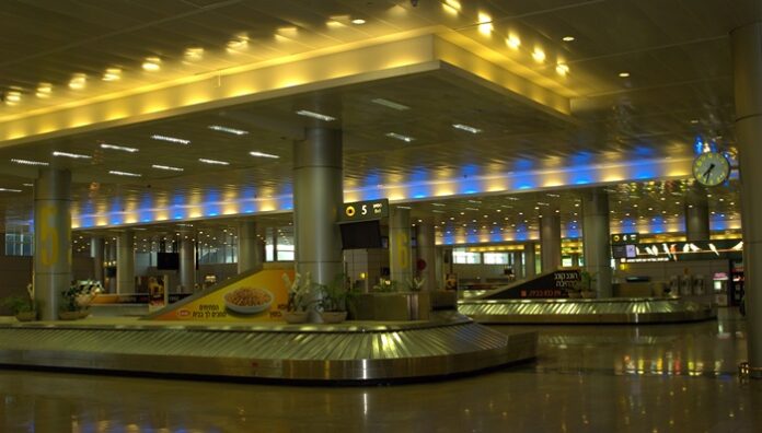Luggage_carousel_at_Ben_Gurion_International_Airort