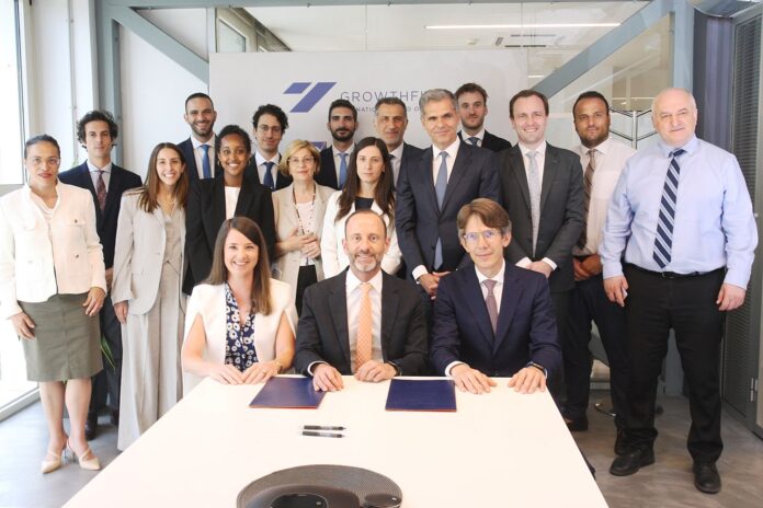 Growthfund_BlackRock_New+Fund_25.9_Signing+(1)