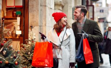 ΕΒΕΠ: Κοντά στα 4,5 δισ. ευρώ ο χριστουγεννιάτικος τζίρος