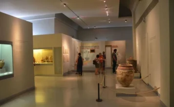 Πολιτιστικός τουρισμός: Μείωση επισκεπτών αλλά ισχυρή αύξηση εισπράξεων