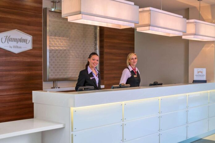 hotel-reception-Hampton