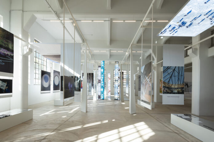 ToposimaExhibition_03