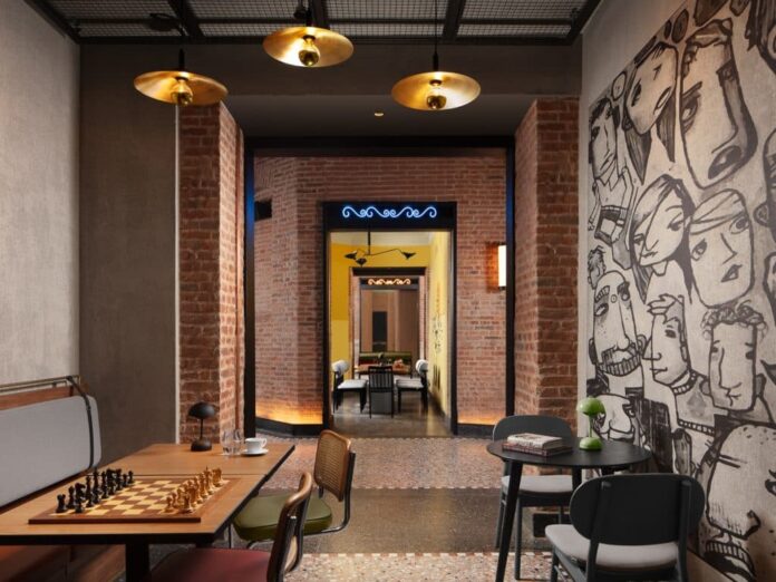 Moxy-Istanbul-Beyoglu-Lobby_2-1024x768