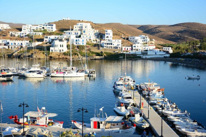 kythnos-island-porto-klaras-loutra-1280x853-696x464