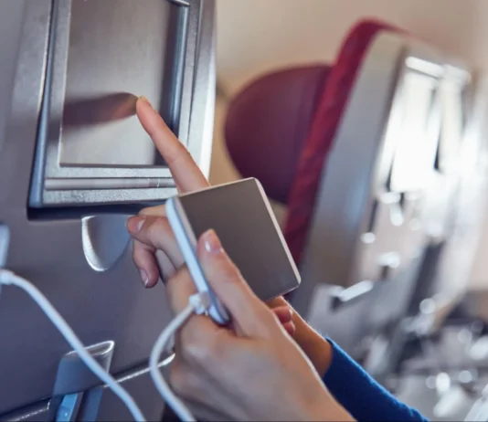 Φωτιά σε power bank ανάγκασε πτήση της KLM να γυρίσει πίσω