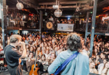 Ουρές έξω από το Eightball club για τον Κωστή Μαραβέγια / Το πιο κεφάτο πάρτι του Φεστιβάλ Κινηματογράφου Θεσσαλονίκης από τον ΟΠΑΠ