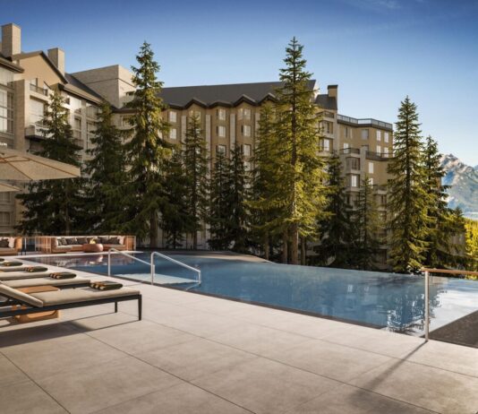 Emblems Collection: Νέο ξενοδοχείο στην Ελλάδα μέχρι το 2027