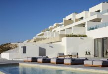 V Tourism: Διευκρινίσεις για το ξενοδοχείο Domes White Coast Milos σε Μύτακα Μήλου