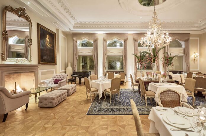 Tudor Hall Restaurant (1)