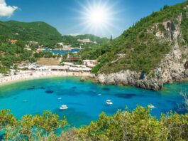 Αυτές τις περιοχές της Ελλάδας επιλέγουν οι Ρουμάνοι για διακοπές
