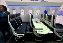 Ποια αεροπορική μετατρέπει σε καναπέδες τις economy θέσεις