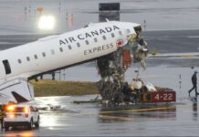 Σύγκρουση αεροπλάνου με πυροσβεστικό όχημα σε αεροδρόμιο της Νέας Υόρκης | Νεκροί δύο πιλότοι